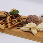 Oreo Waffle <br> 奧利奧华夫饼