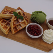 Matcha Waffle <br> 抹茶华夫饼